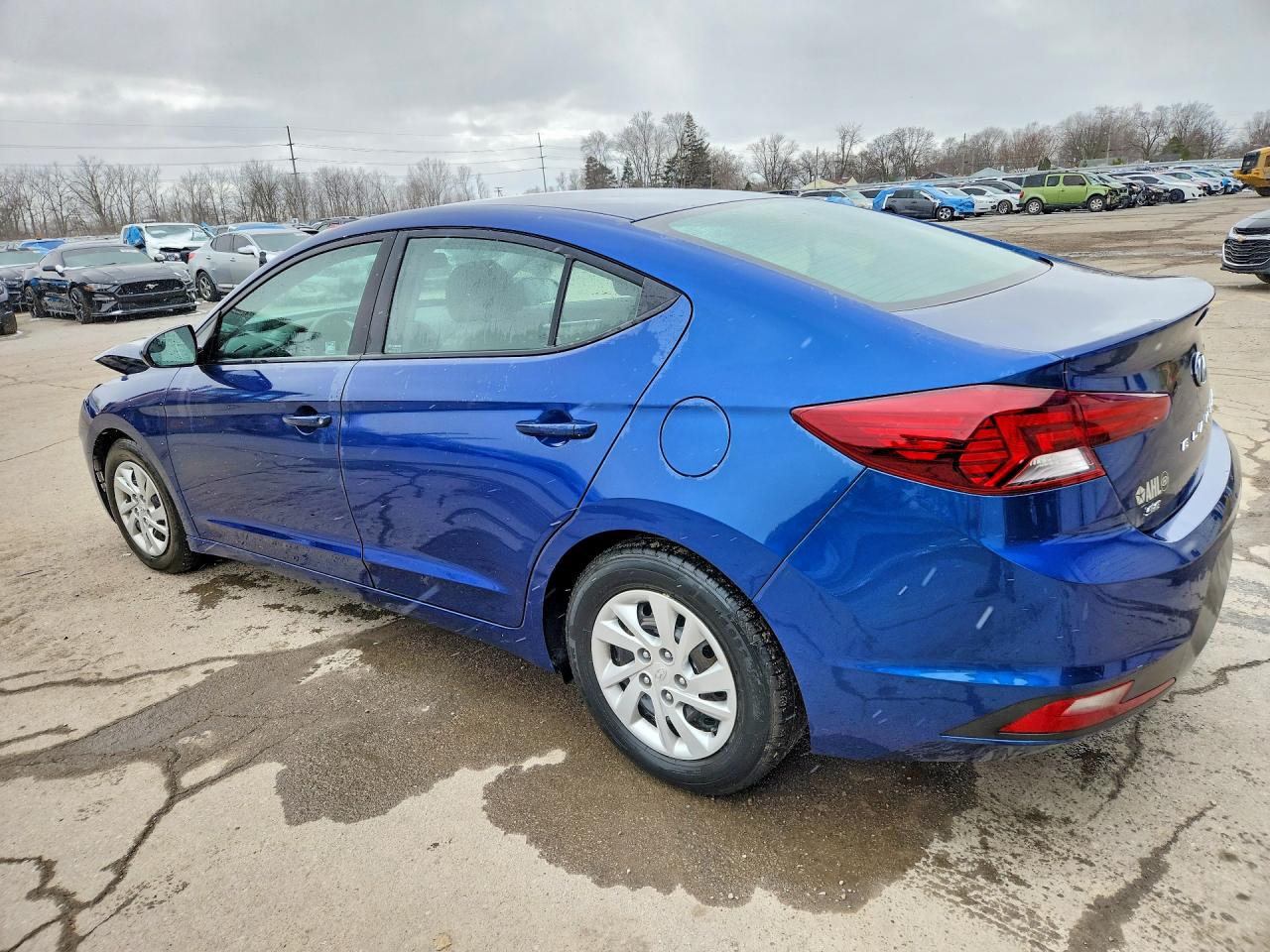 2019 HYUNDAI ELANTRA SE photo 2