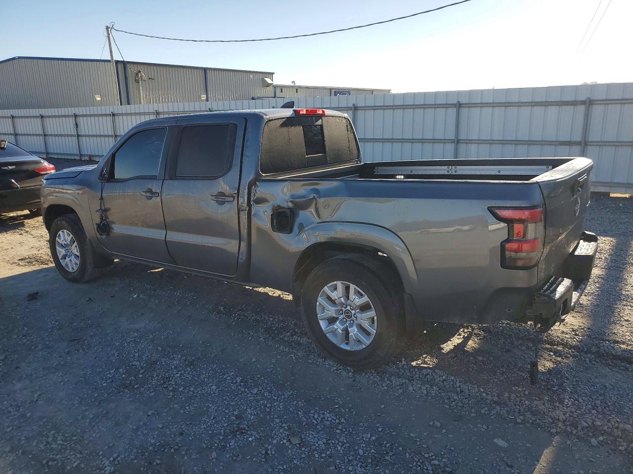 2024 NISSAN FRONTIER SV photo 4