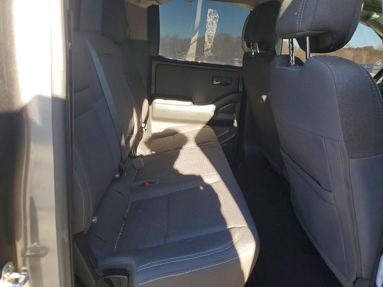 2024 NISSAN FRONTIER SV photo 28
