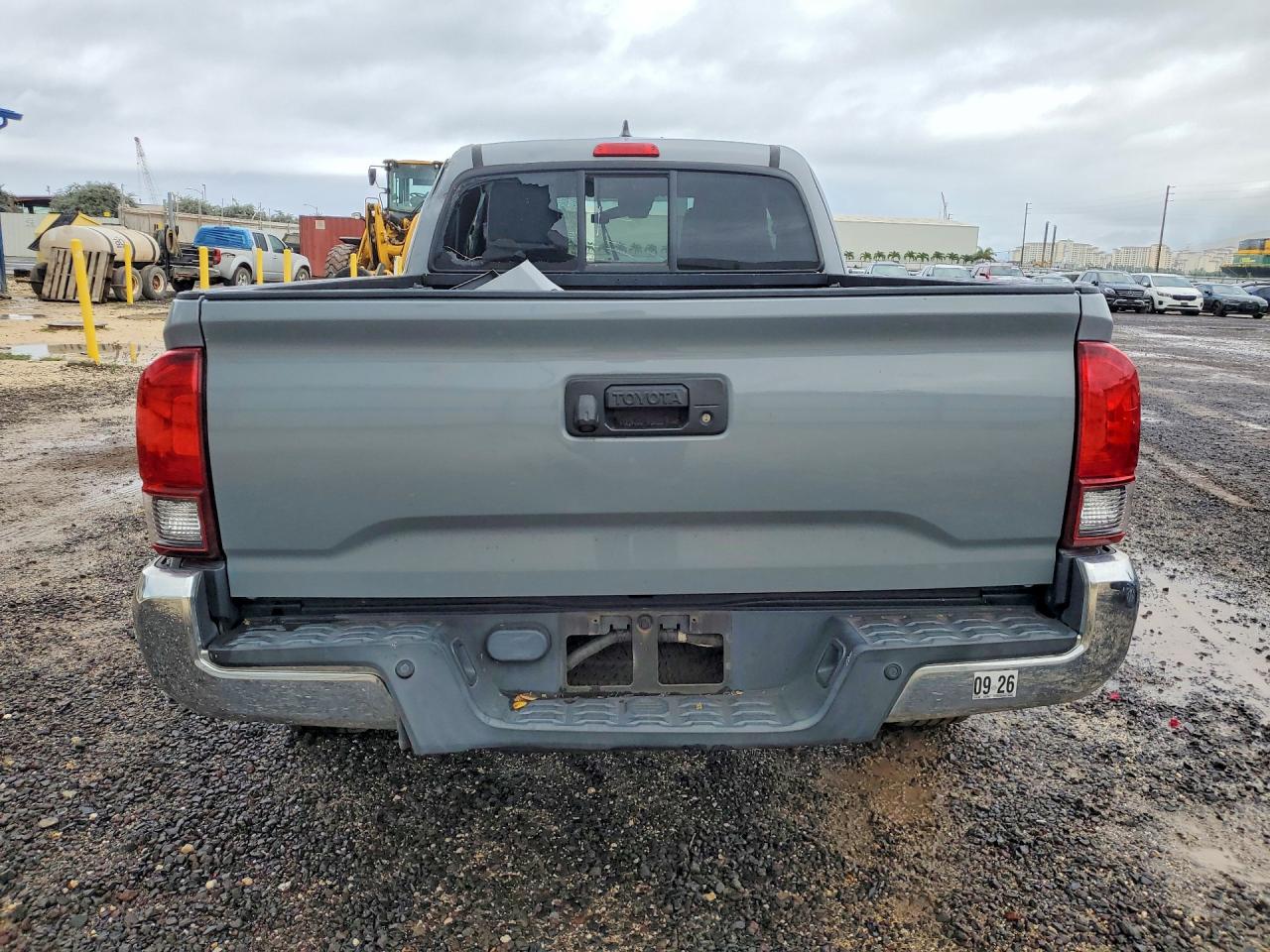 2019 TOYOTA TACOMA SR photo 6
