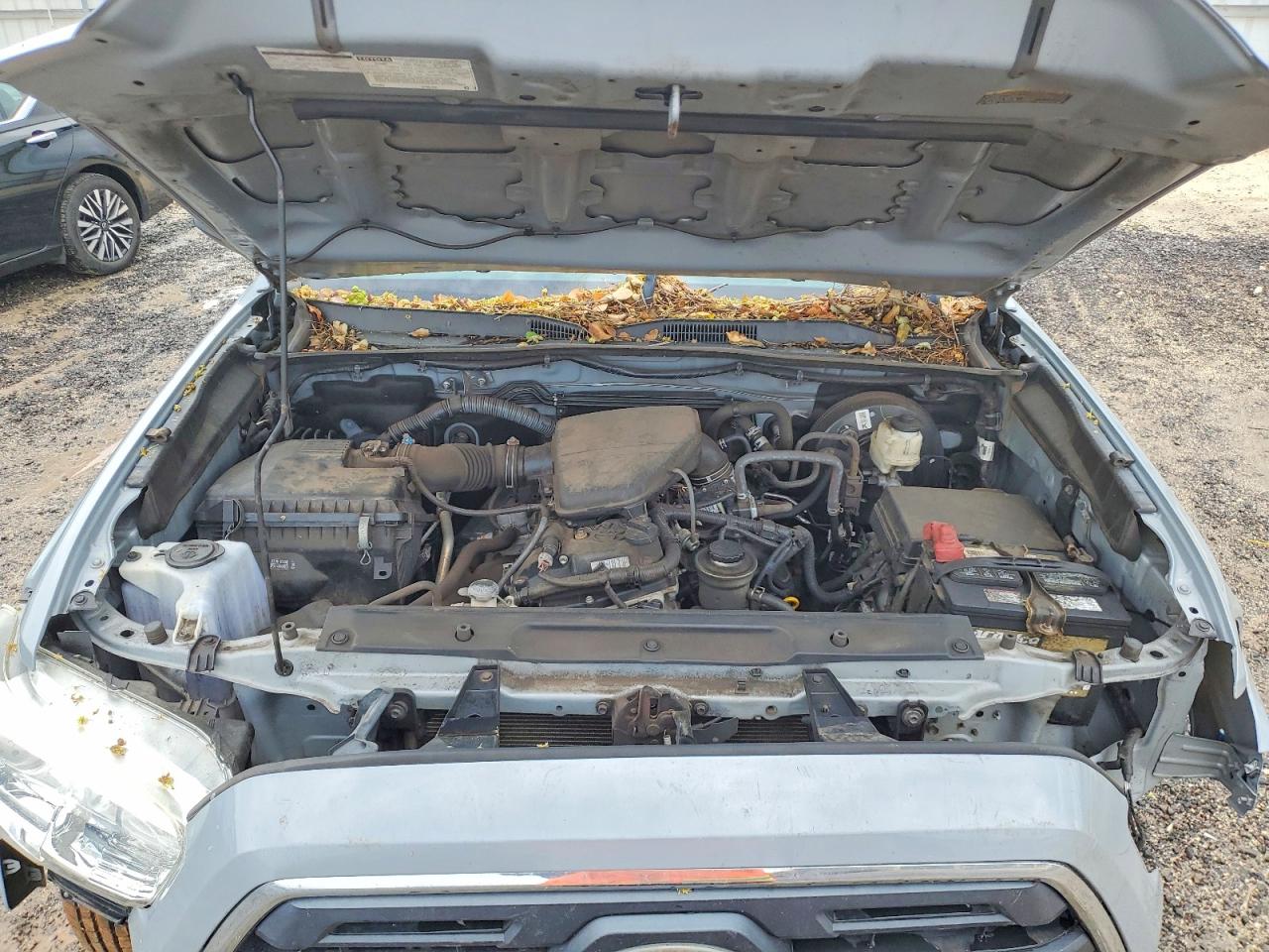 2019 TOYOTA TACOMA SR photo 11
