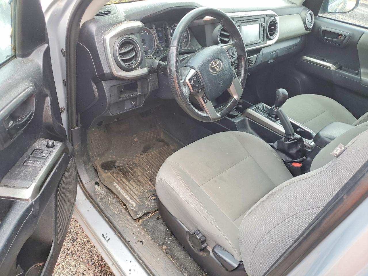 2019 TOYOTA TACOMA SR photo 8