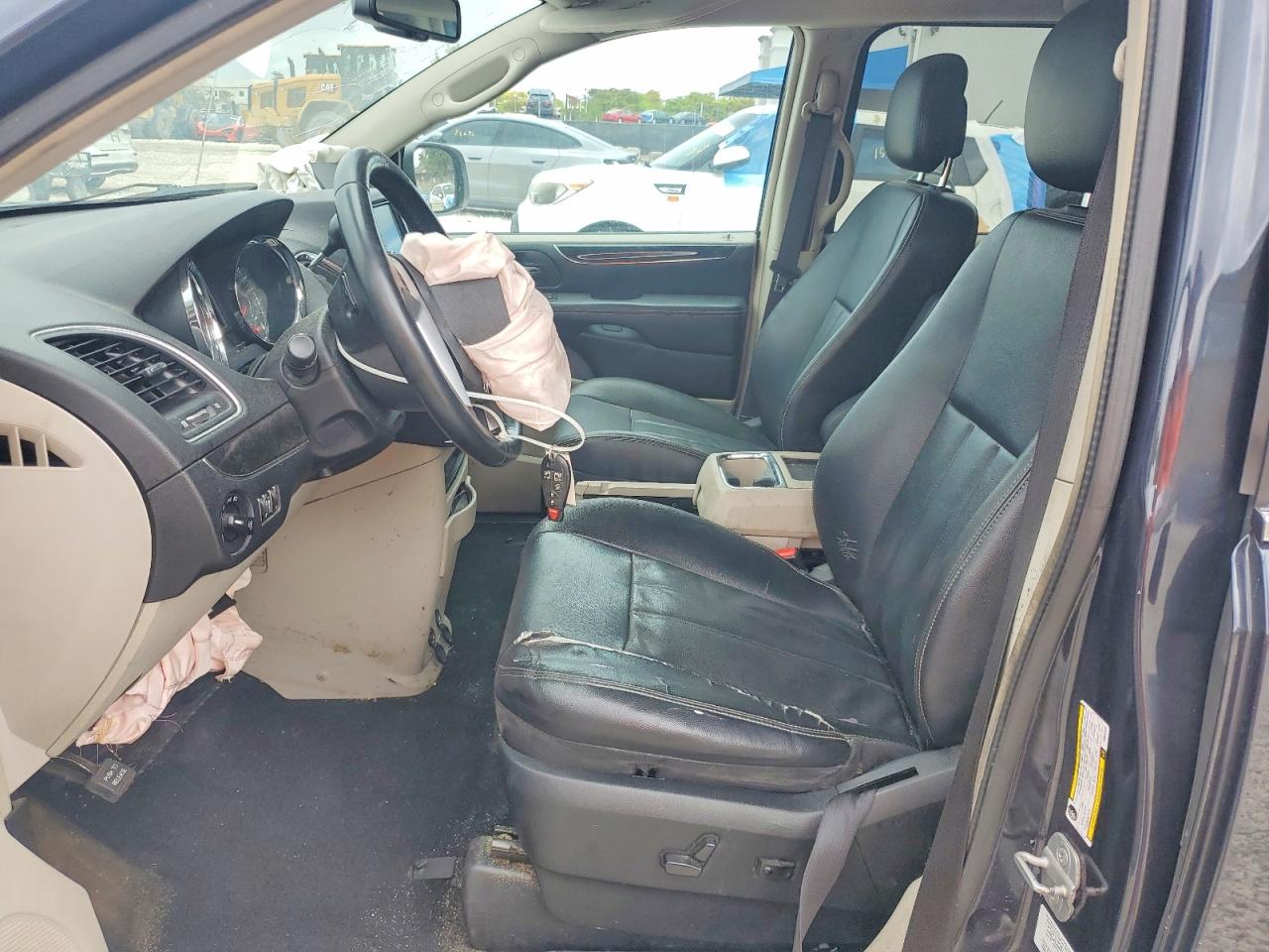 2013 CHRYSLER TOWN & COUNTRY TOURING photo 7