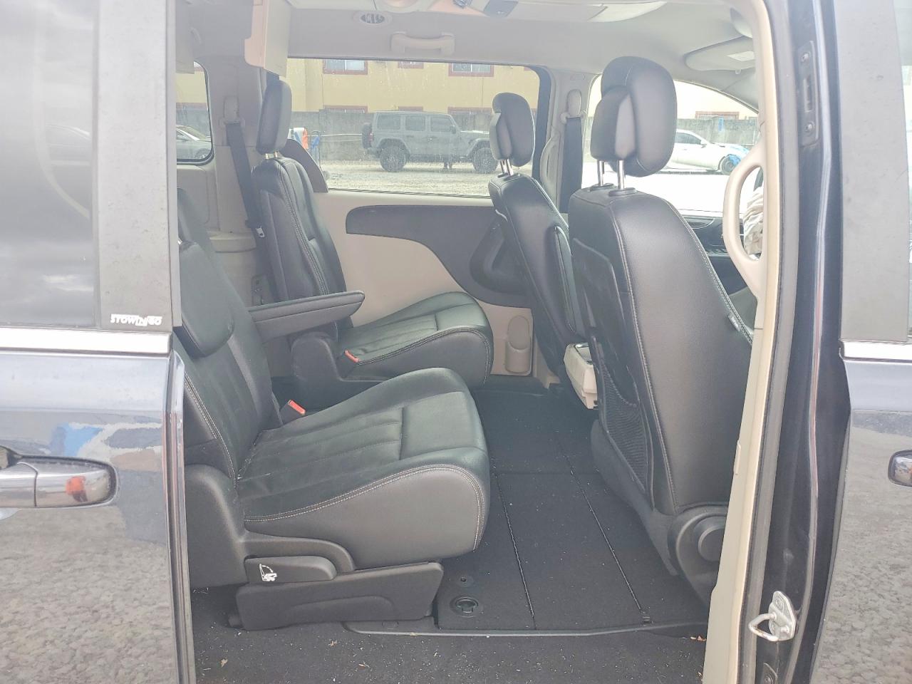 2013 CHRYSLER TOWN & COUNTRY TOURING photo 11