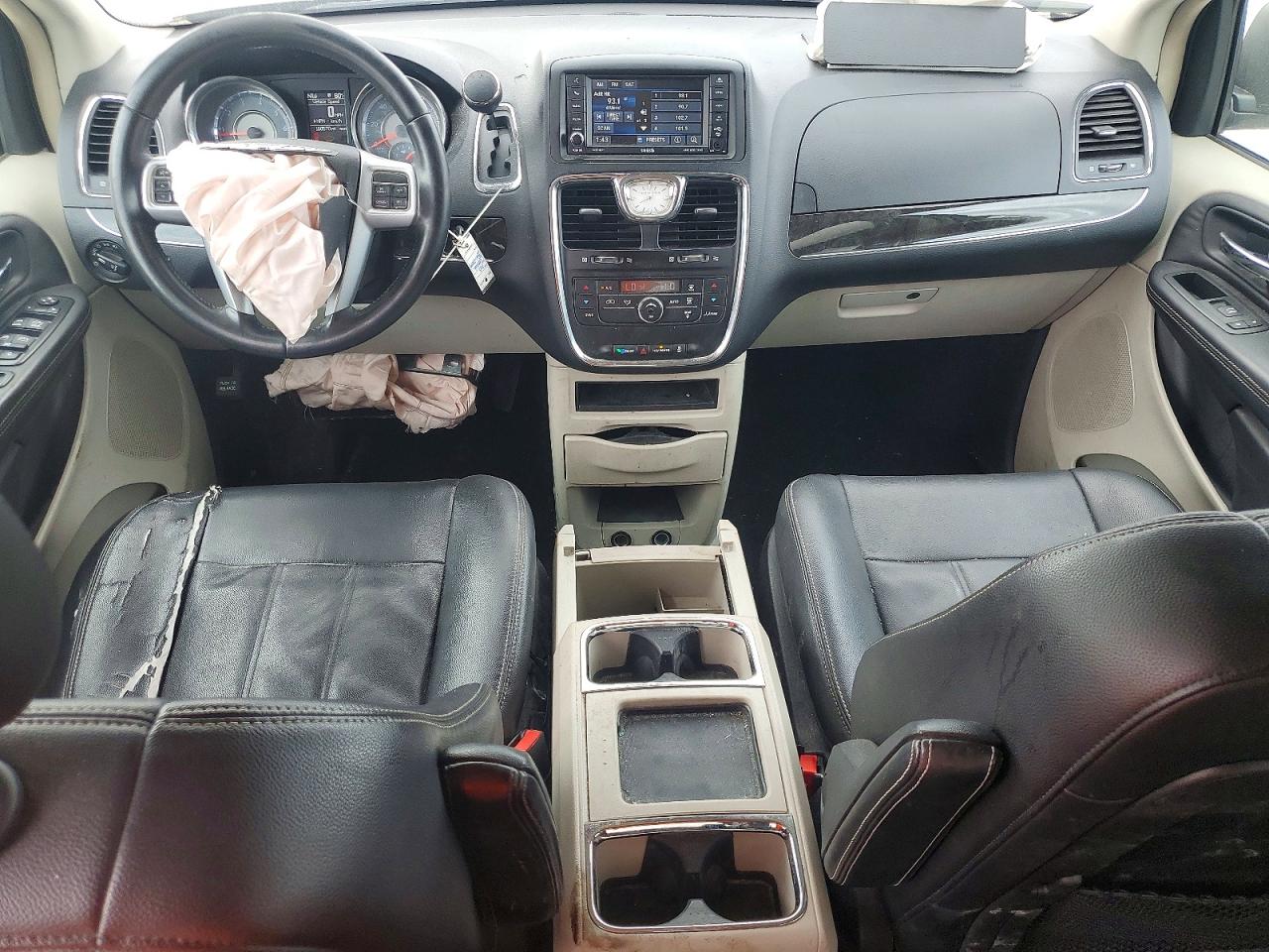 2013 CHRYSLER TOWN & COUNTRY TOURING photo 8