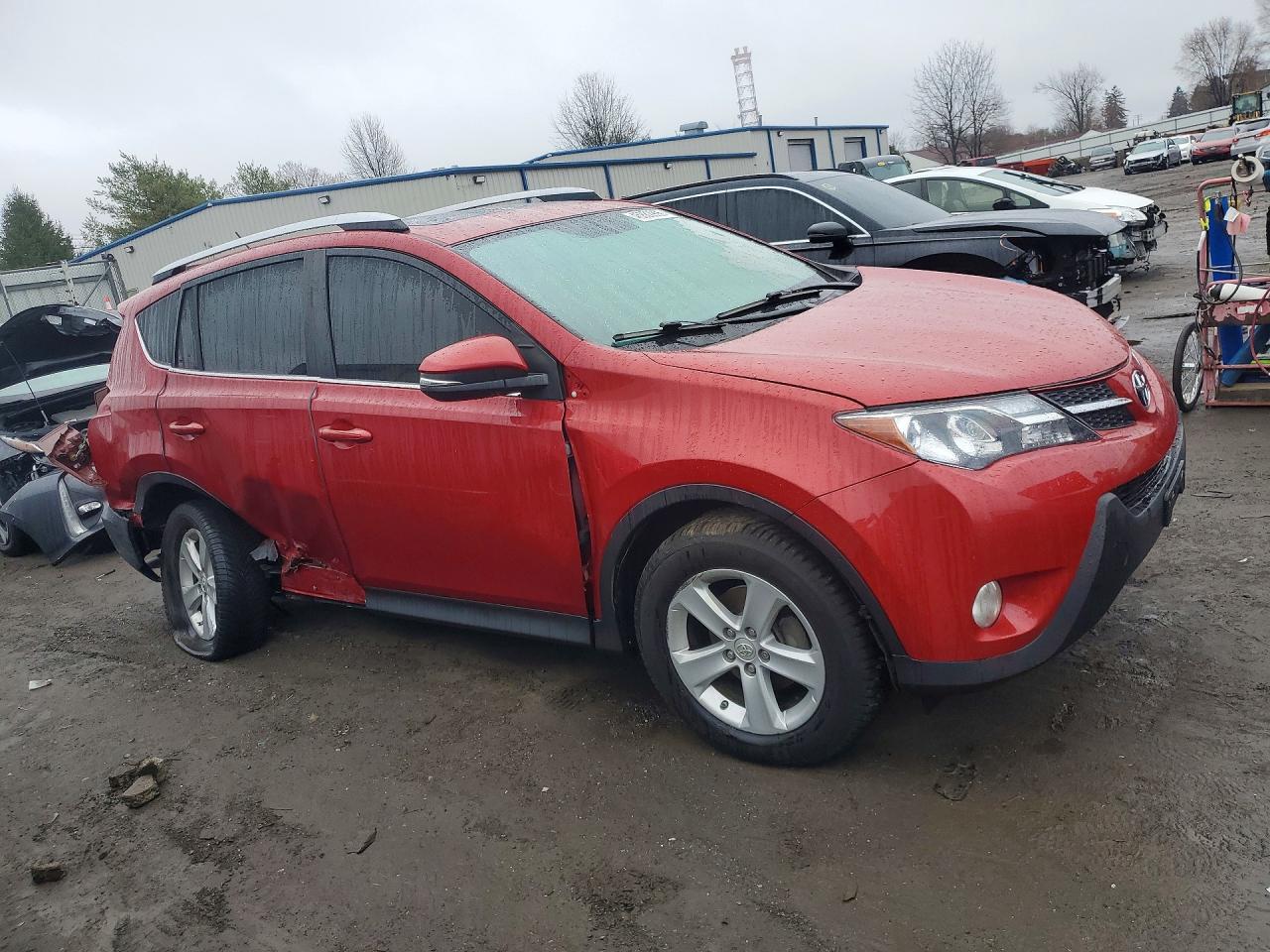 2013 TOYOTA RAV4 XLE photo 13