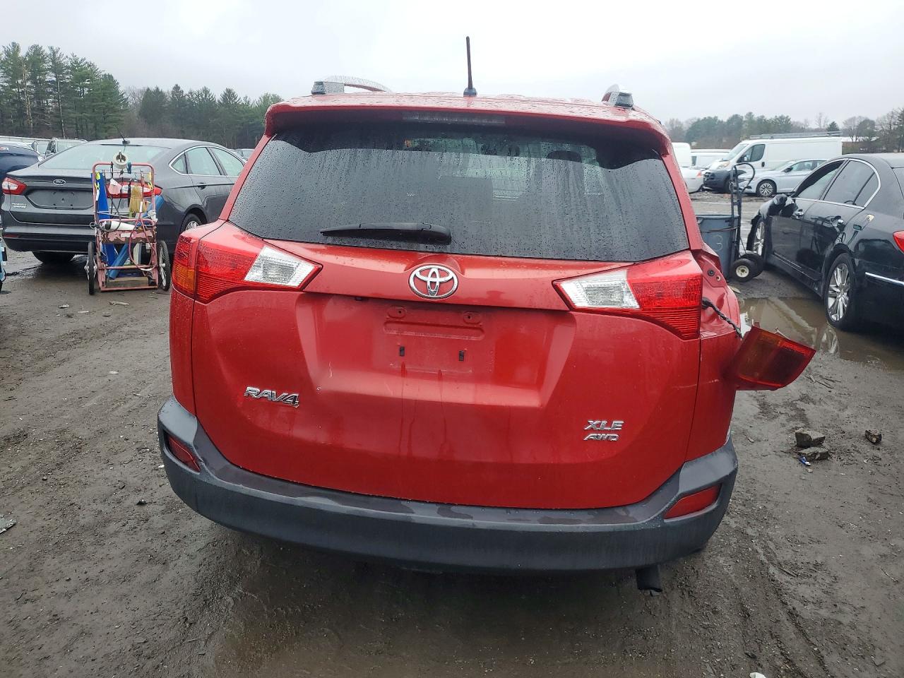 2013 TOYOTA RAV4 XLE photo 21