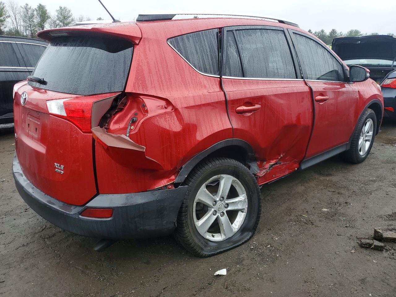 2013 TOYOTA RAV4 XLE photo 9