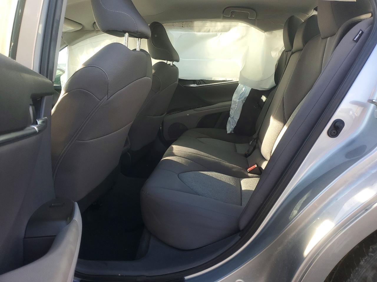 2024 TOYOTA CAMRY LE photo 19