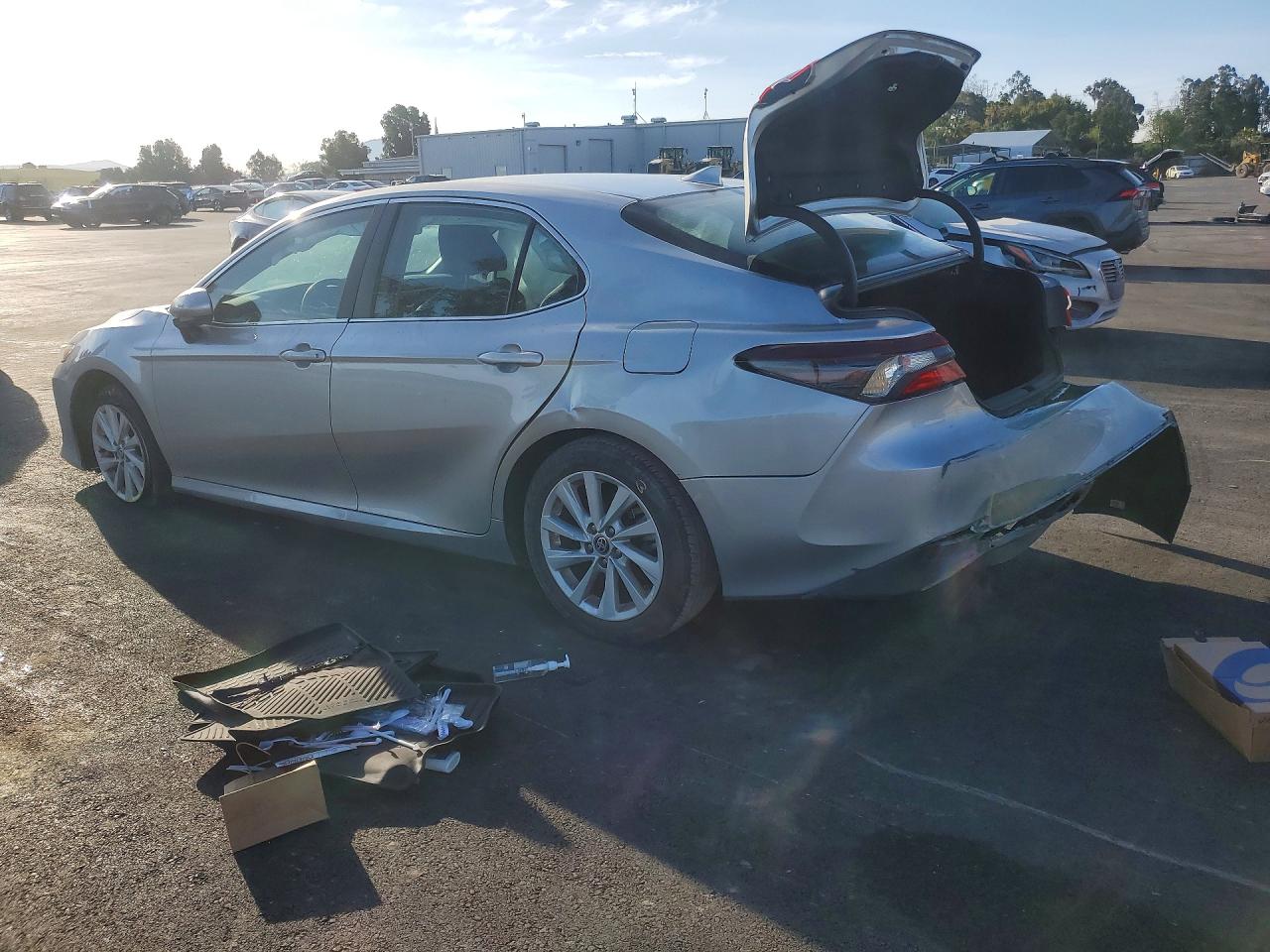 2024 TOYOTA CAMRY LE photo 3