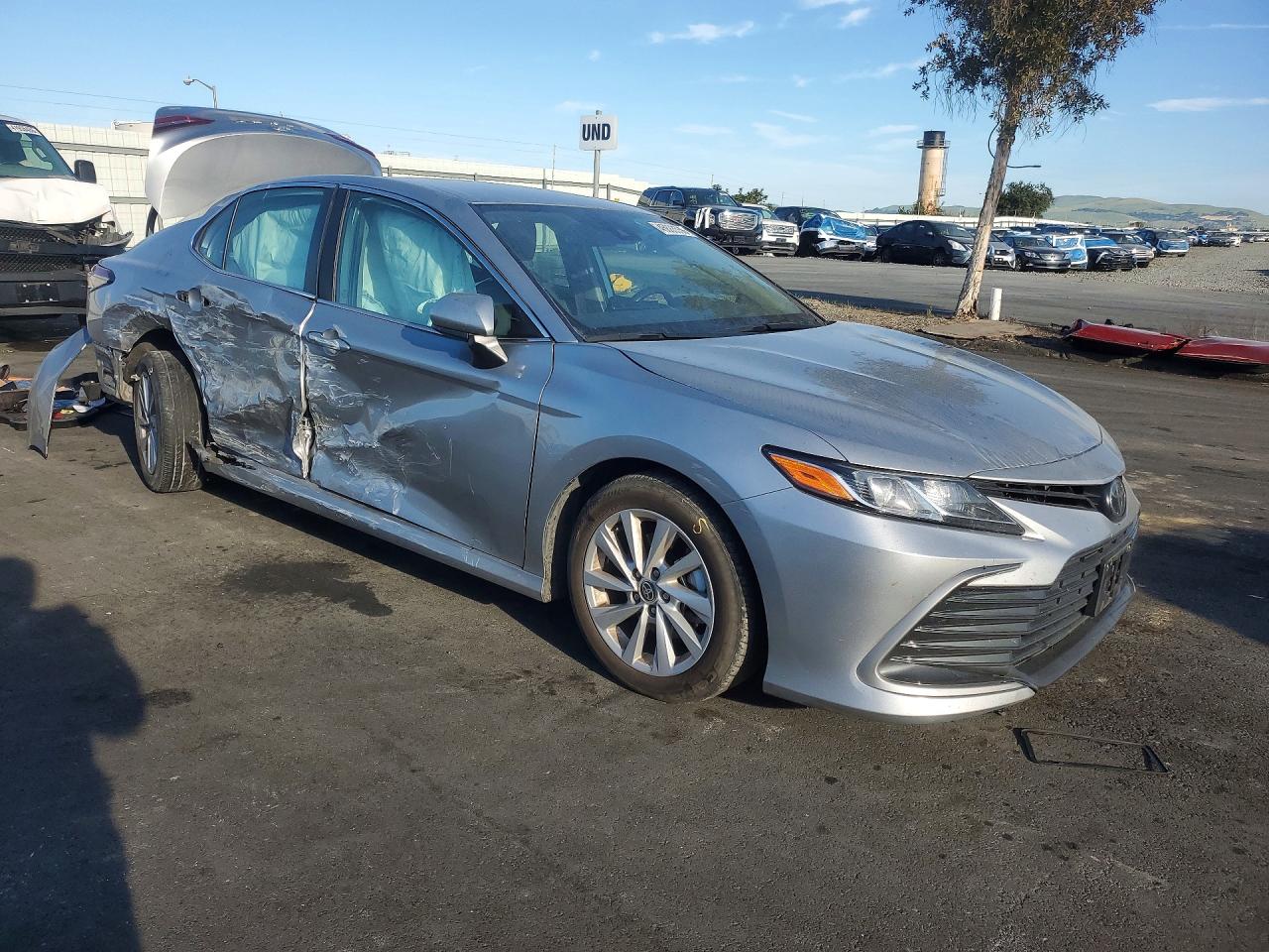 2024 TOYOTA CAMRY LE photo 7
