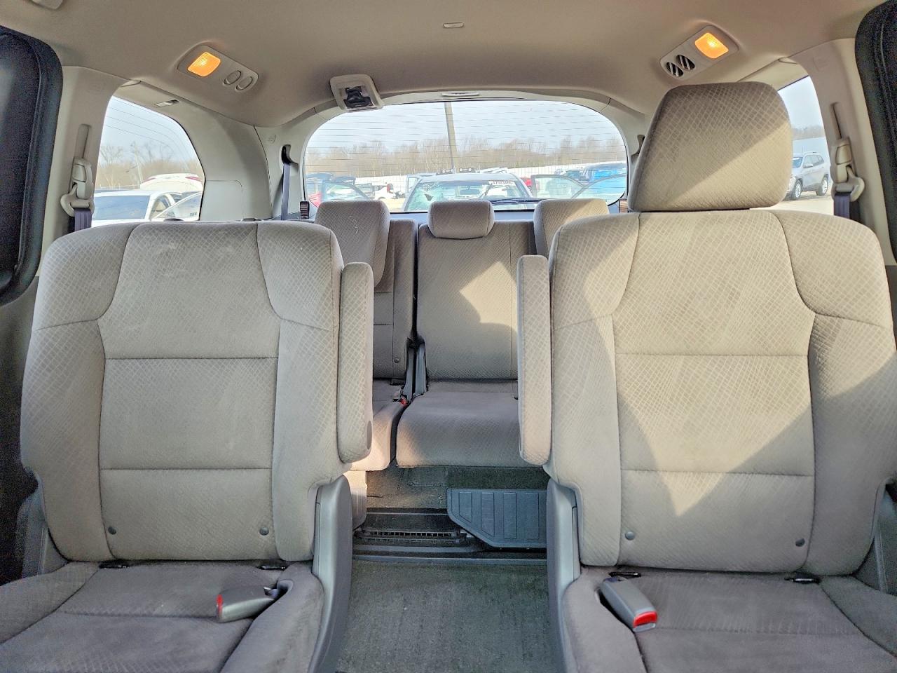 2016 HONDA ODYSSEY LX photo 19