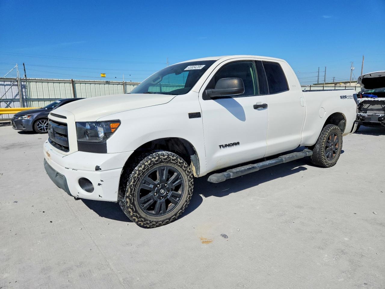 2011 TOYOTA TUNDRA