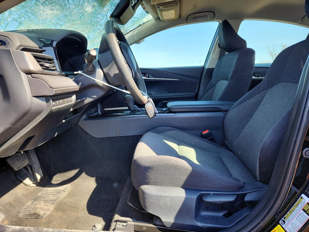 2025 TOYOTA CAMRY LE photo 13