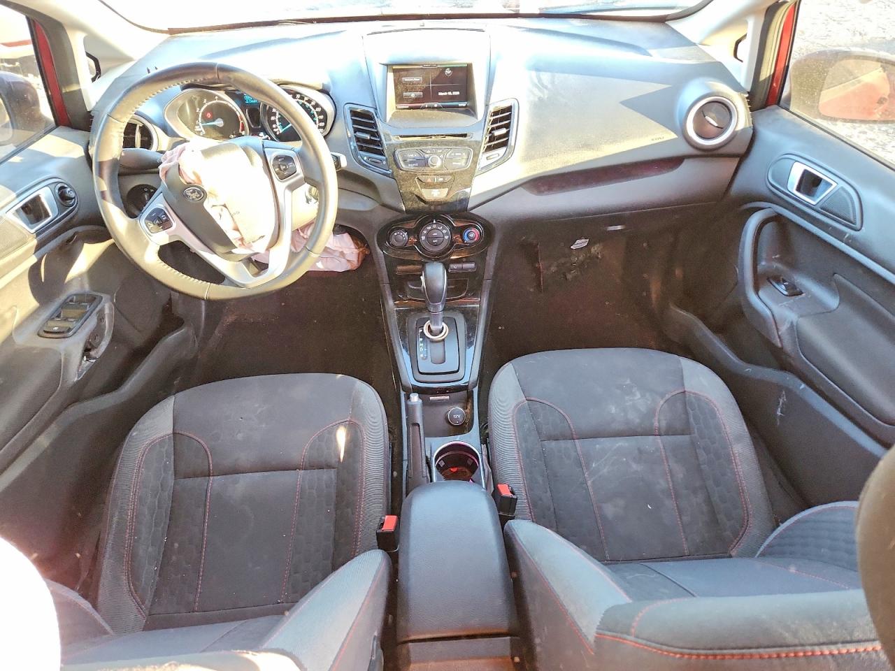 2015 FORD FIESTA SE photo 8
