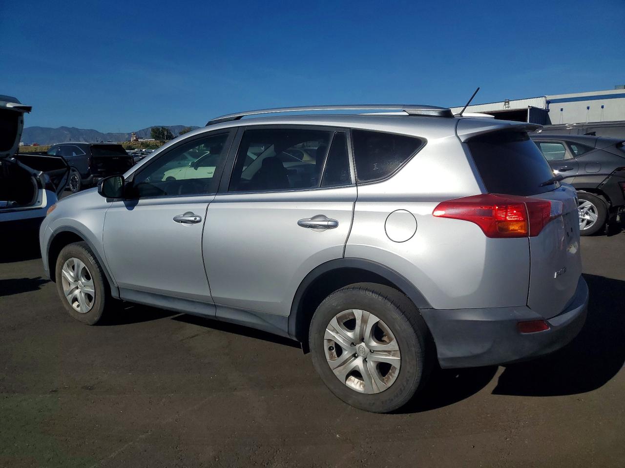 2013 TOYOTA RAV4 LE photo 3