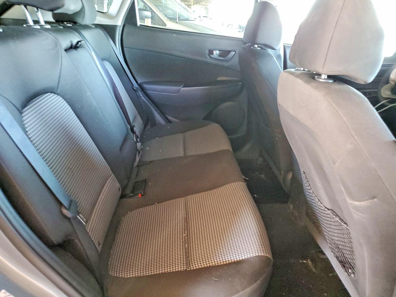 2020 HYUNDAI KONA SE photo 28