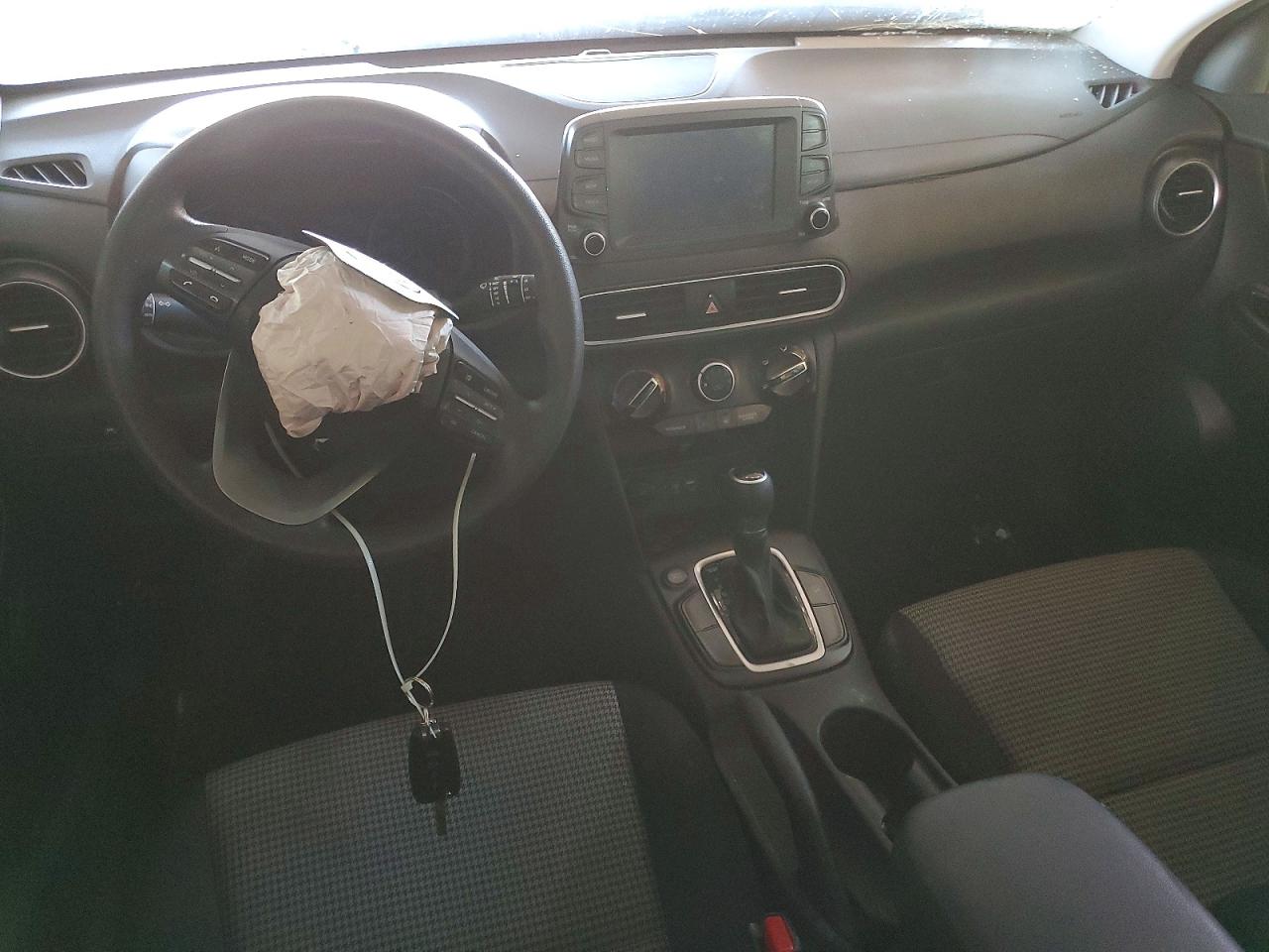2020 HYUNDAI KONA SE photo 22