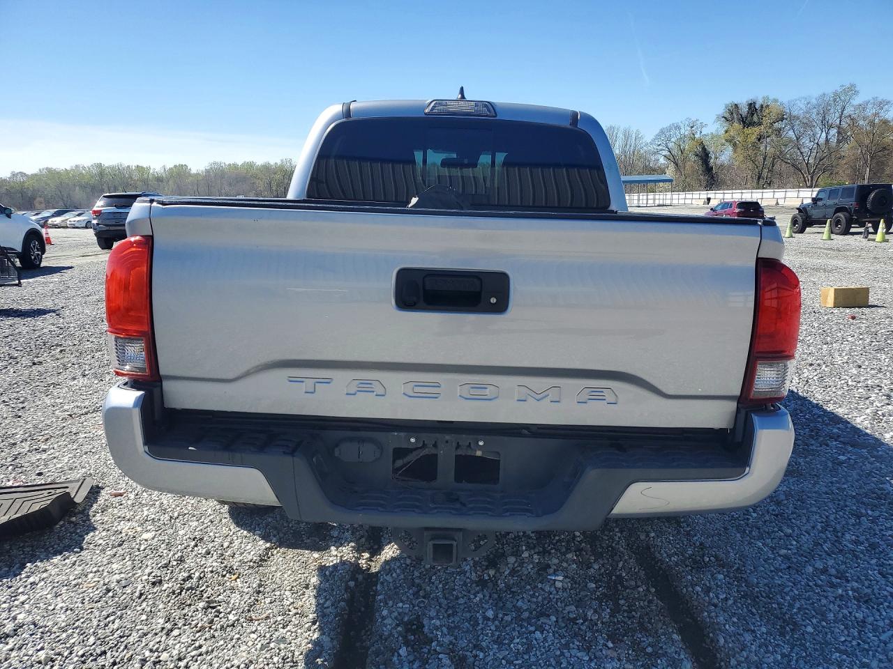 2019 TOYOTA TACOMA TRD SPORT photo 11