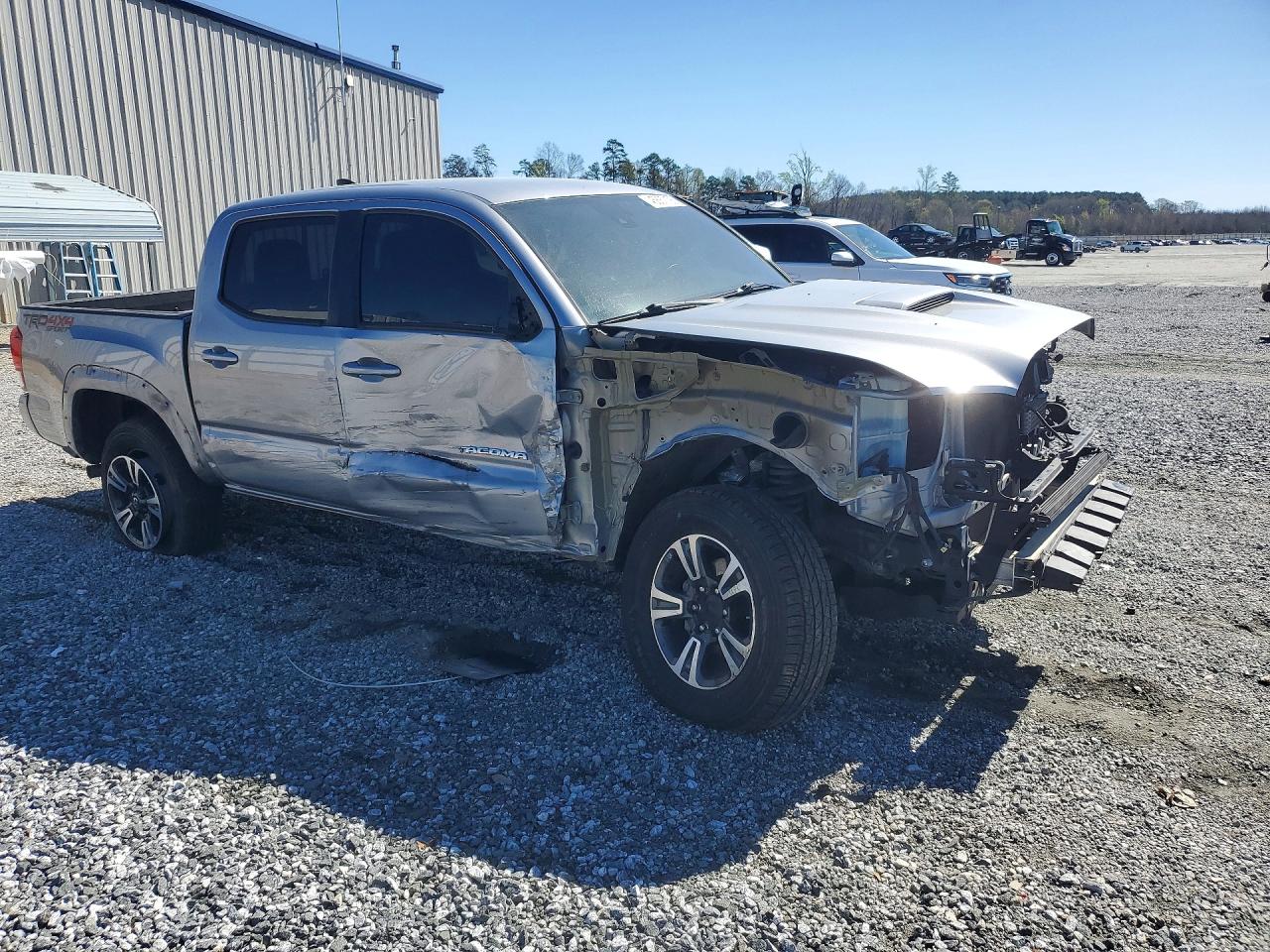 2019 TOYOTA TACOMA TRD SPORT photo 7