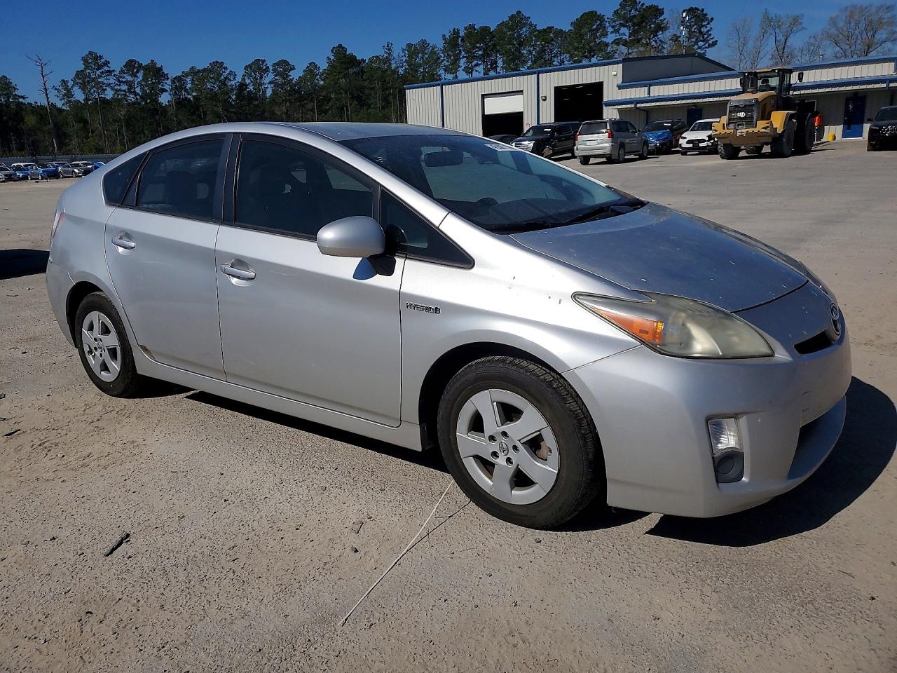 2011 TOYOTA PRIUS TWO photo 4