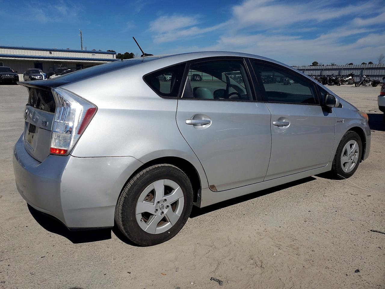 2011 TOYOTA PRIUS TWO photo 3