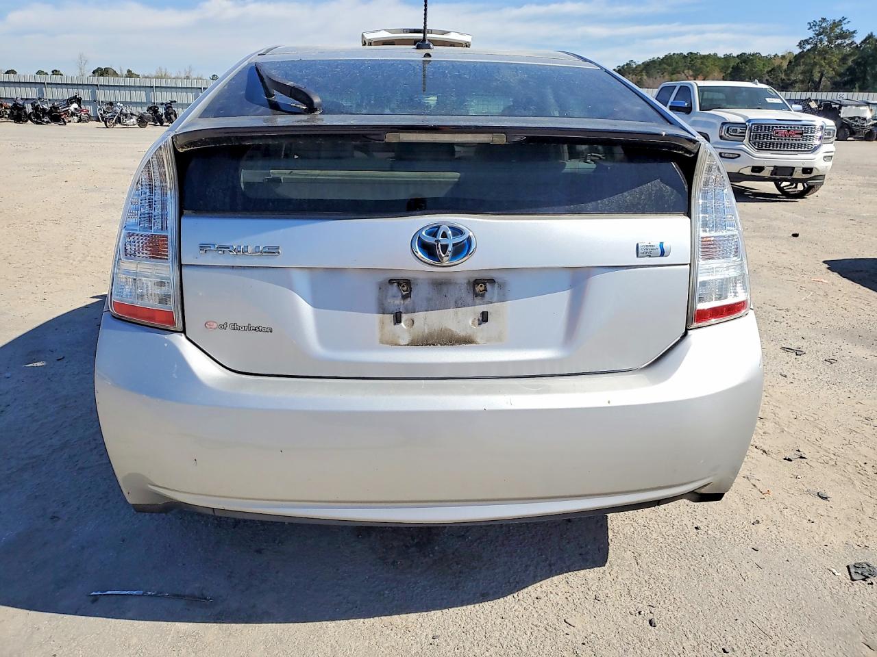 2011 TOYOTA PRIUS TWO photo 6