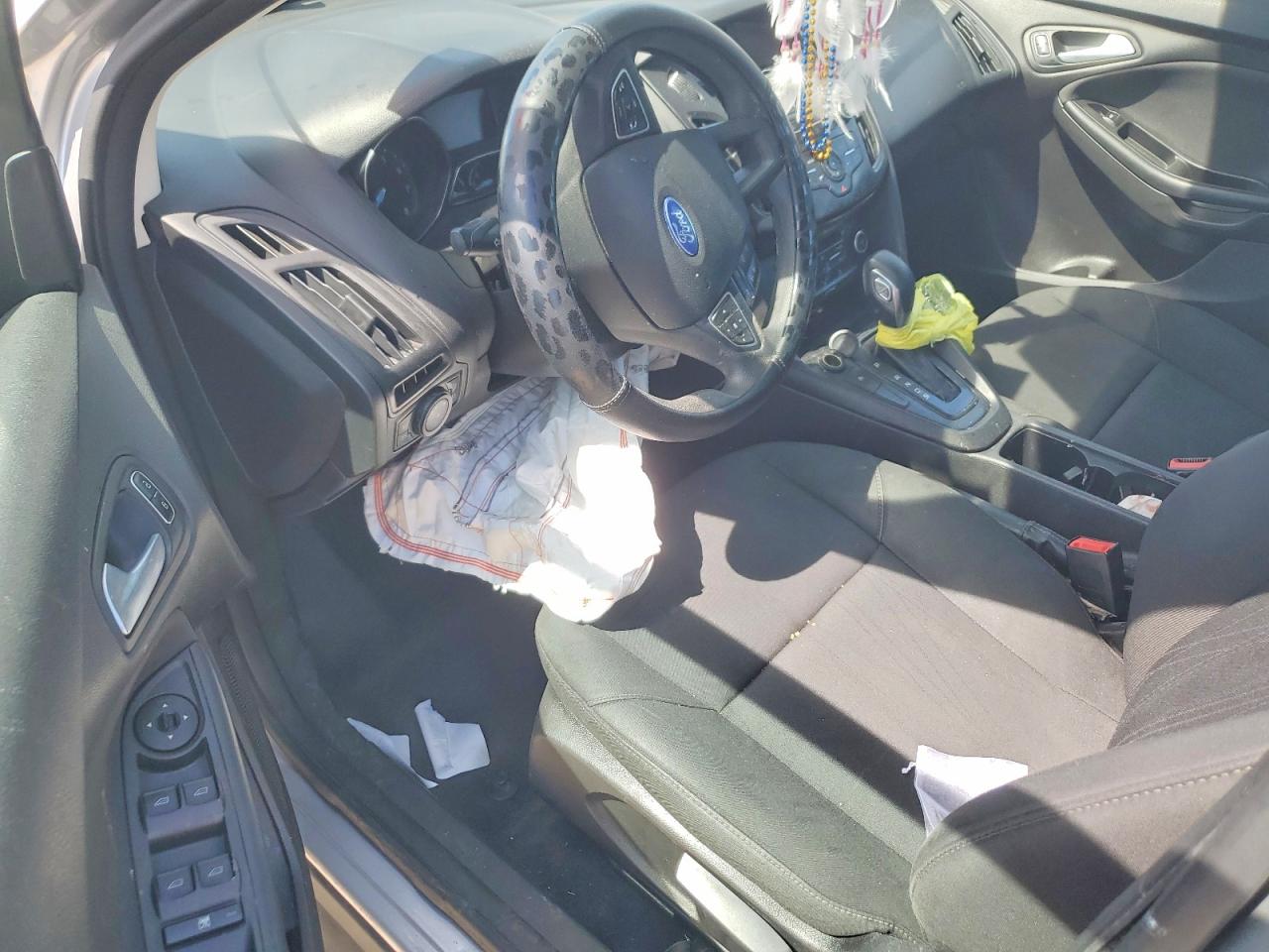 2018 FORD FOCUS SE photo 15