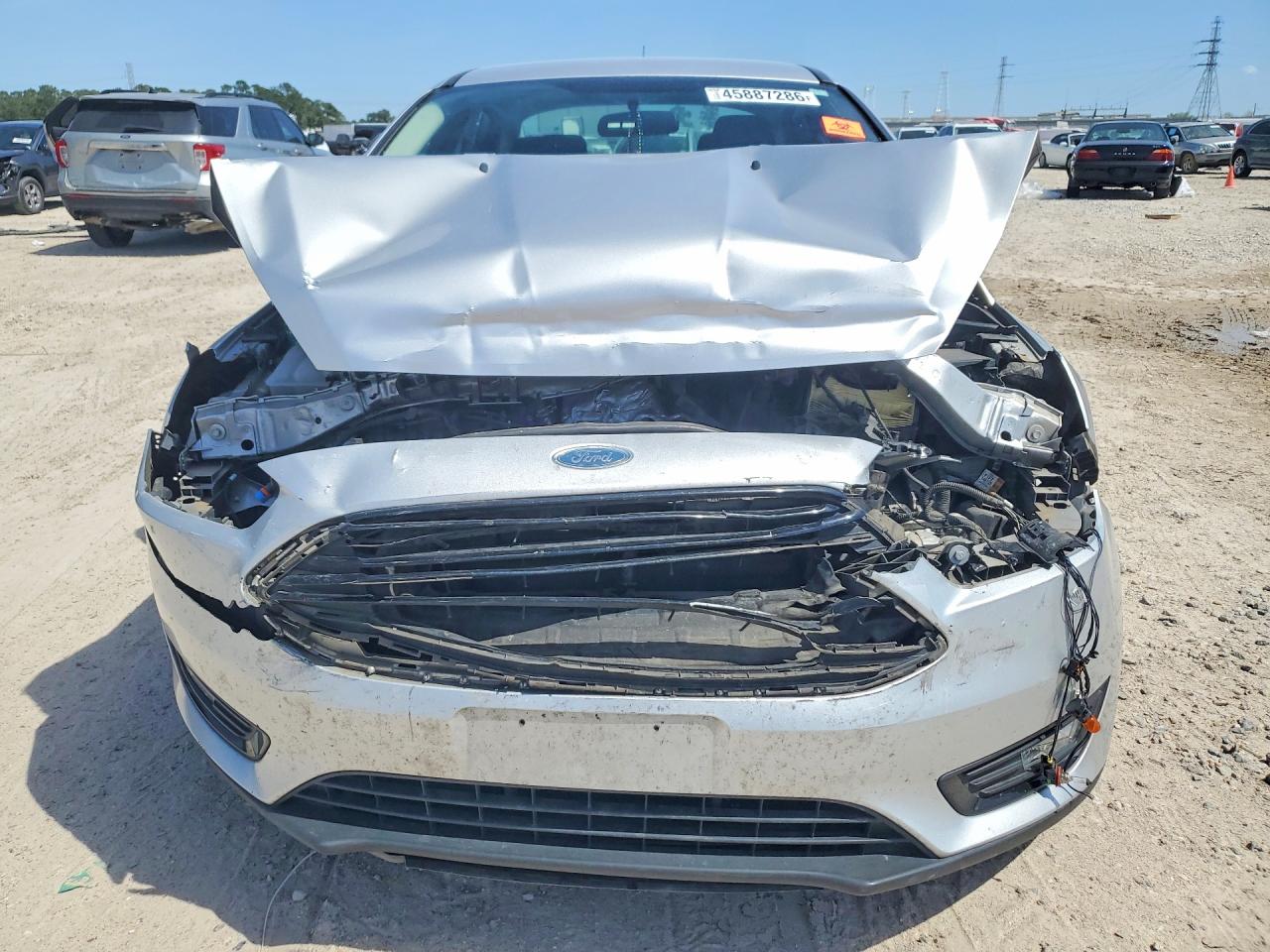 2018 FORD FOCUS SE photo 9