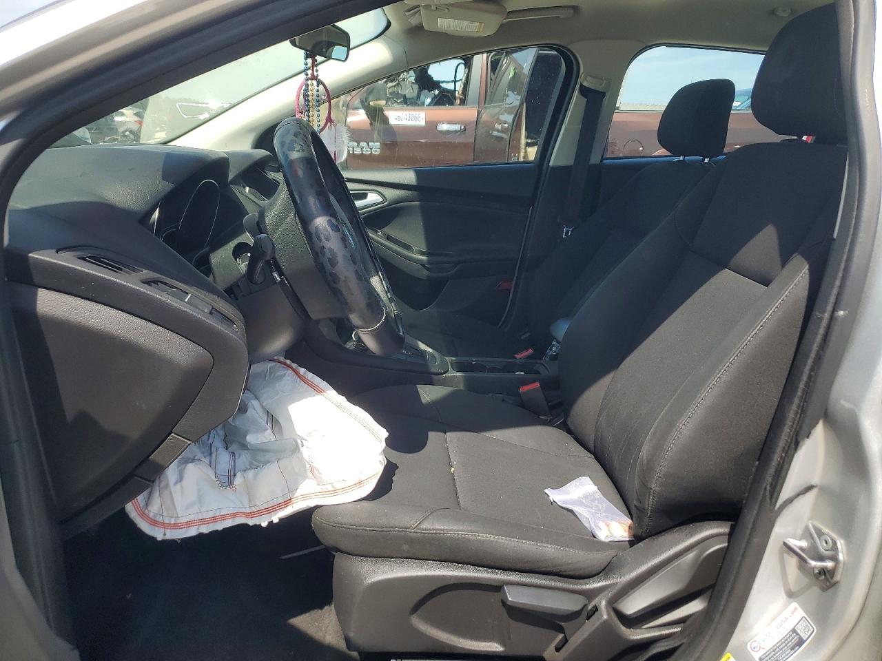 2018 FORD FOCUS SE photo 13