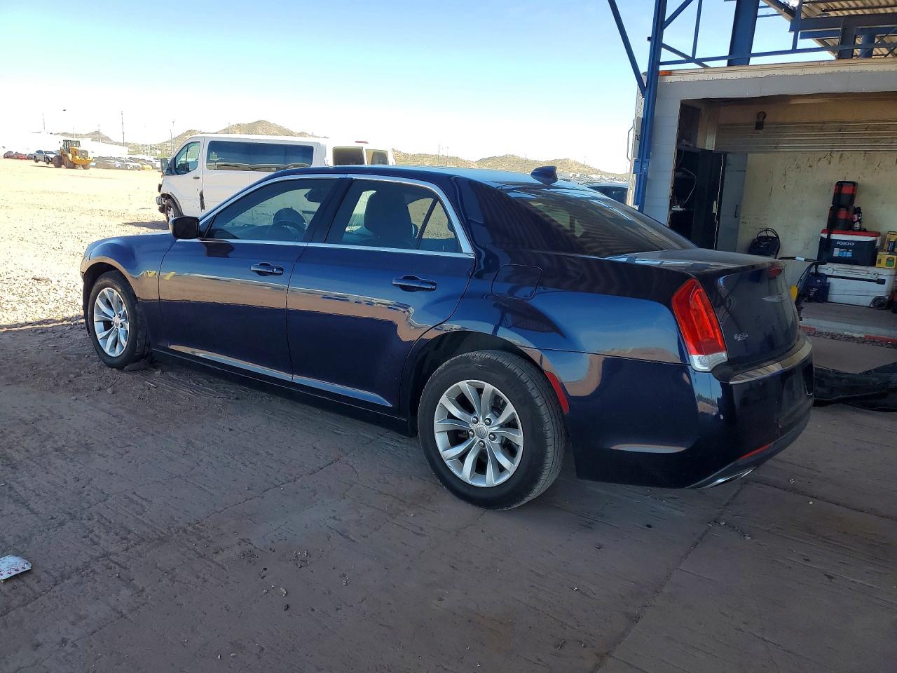 2015 CHRYSLER 300 LIMITED photo 3
