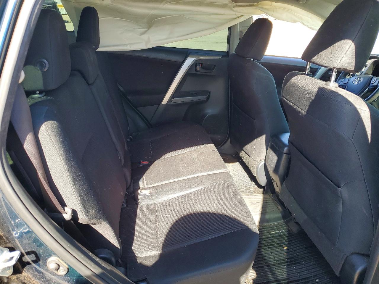 2018 TOYOTA RAV4 LE photo 11