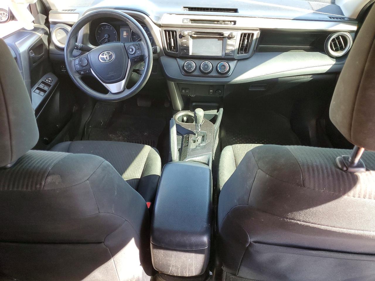2018 TOYOTA RAV4 LE photo 8