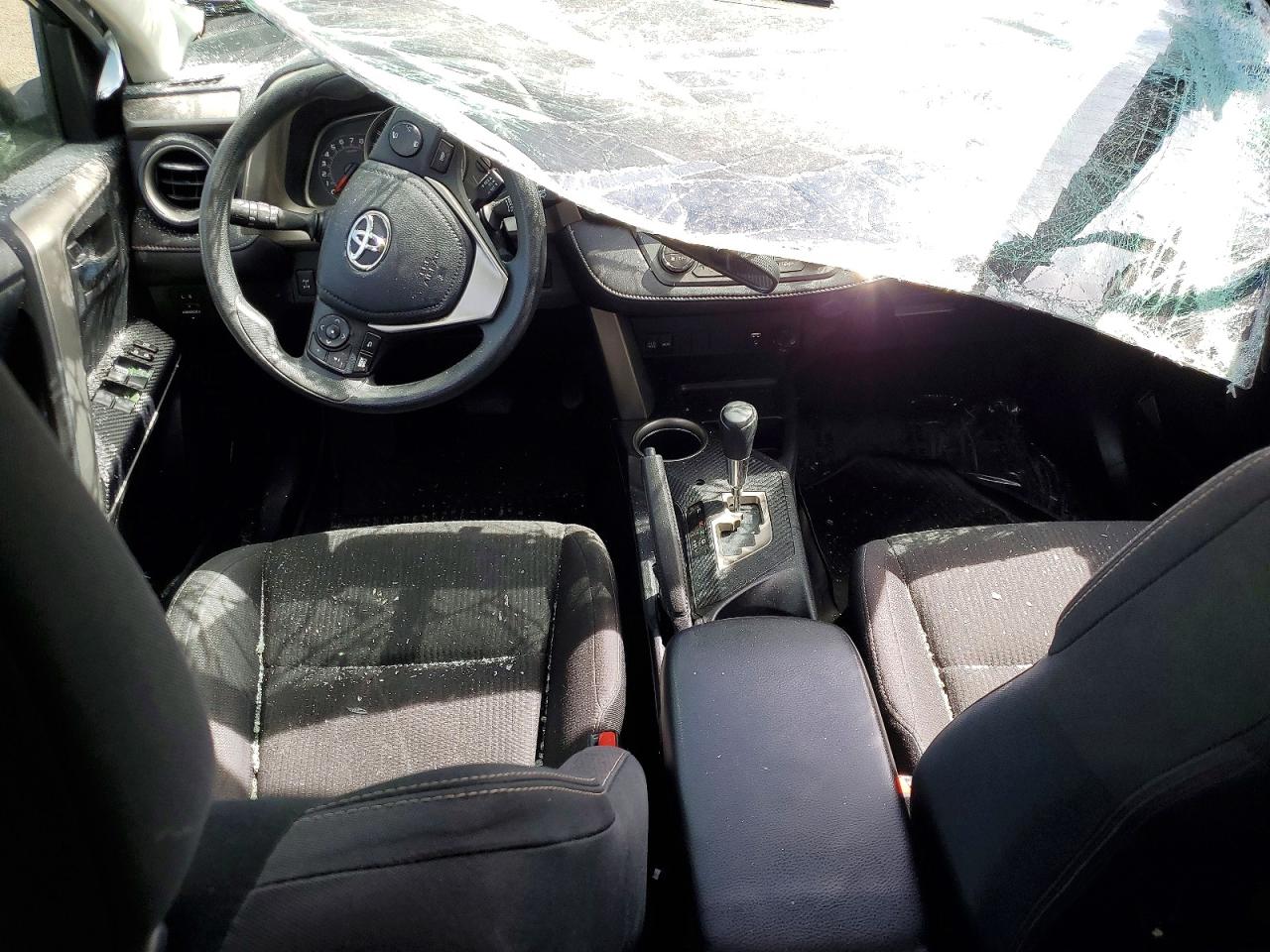 2015 TOYOTA RAV4 XLE photo 8