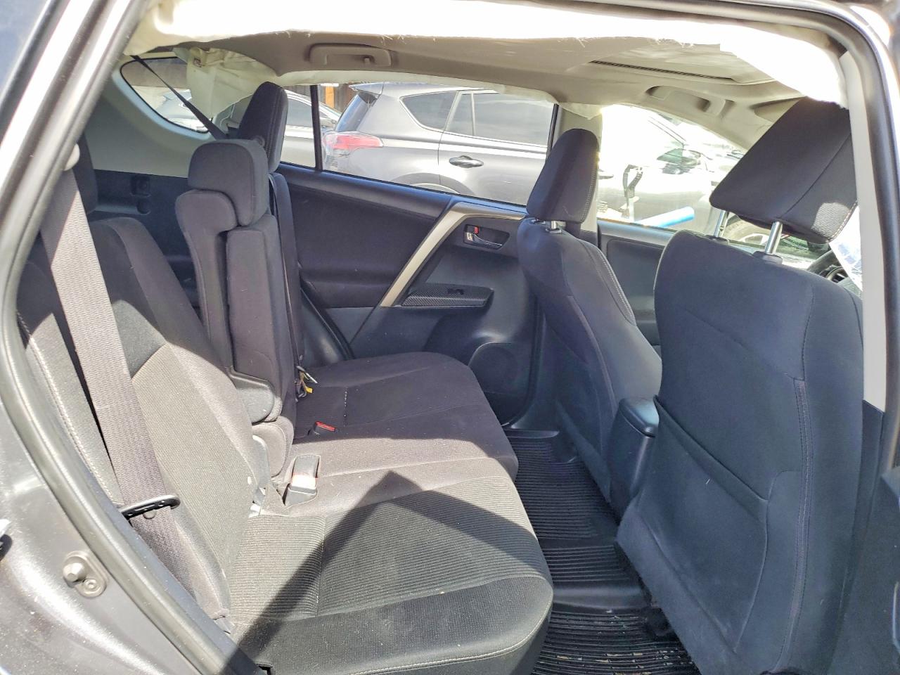 2015 TOYOTA RAV4 XLE photo 10