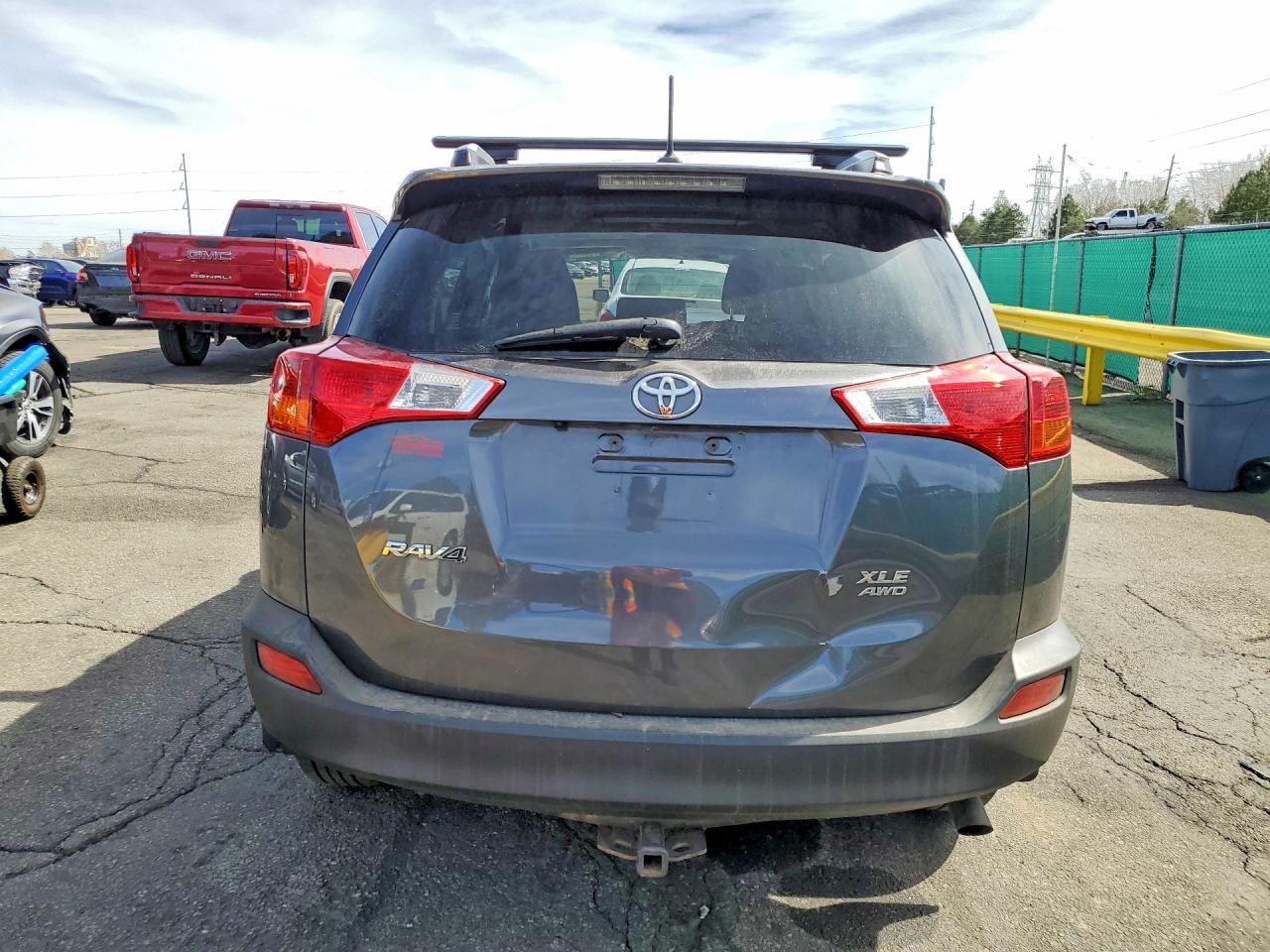 2015 TOYOTA RAV4 XLE photo 6