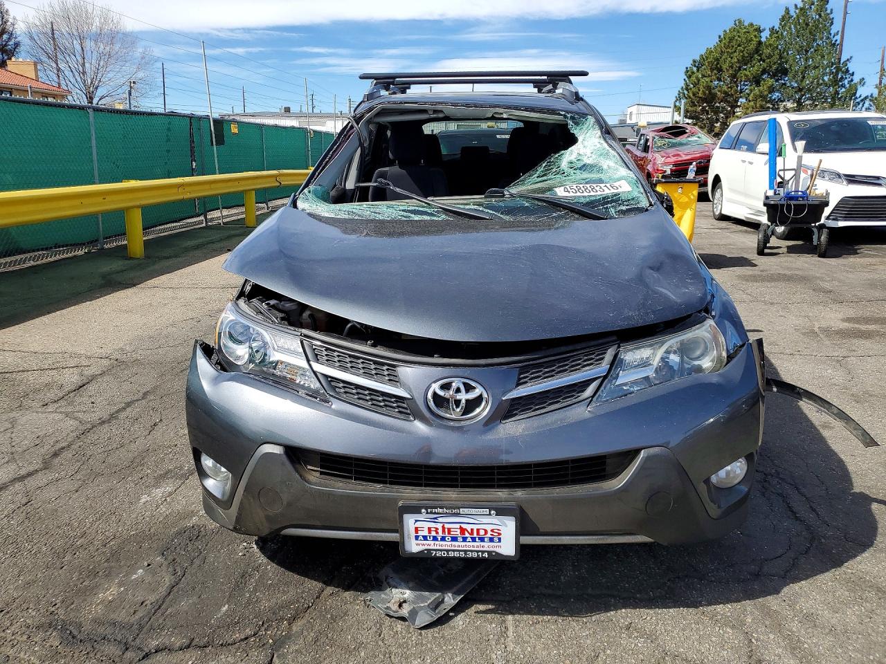 2015 TOYOTA RAV4 XLE photo 5