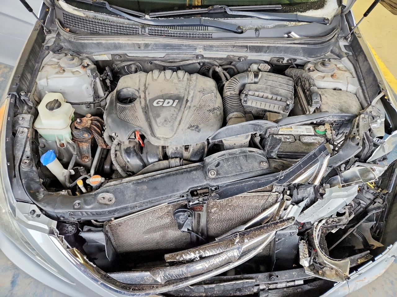 2011 HYUNDAI SONATA SE photo 11
