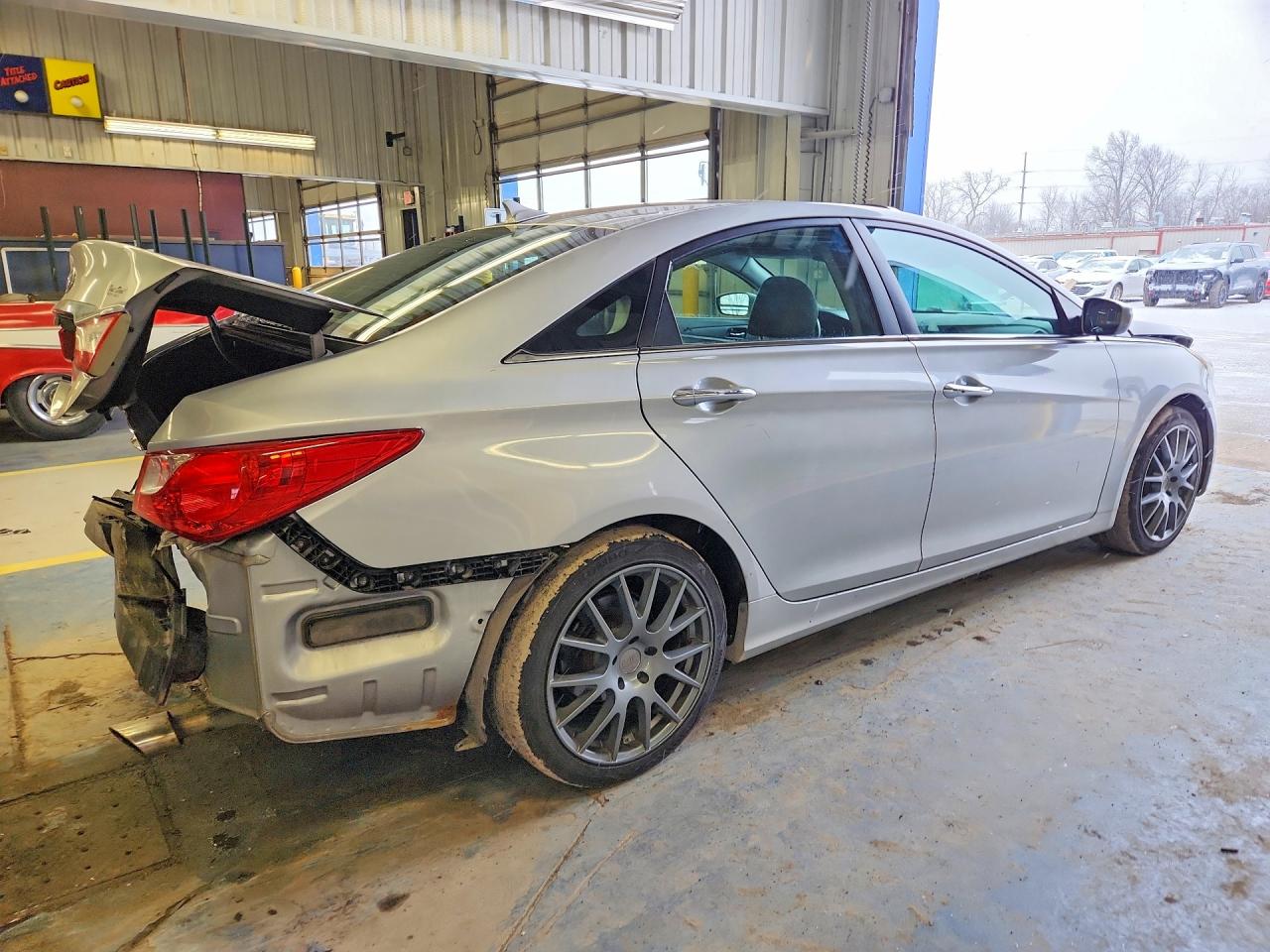 2011 HYUNDAI SONATA SE photo 3