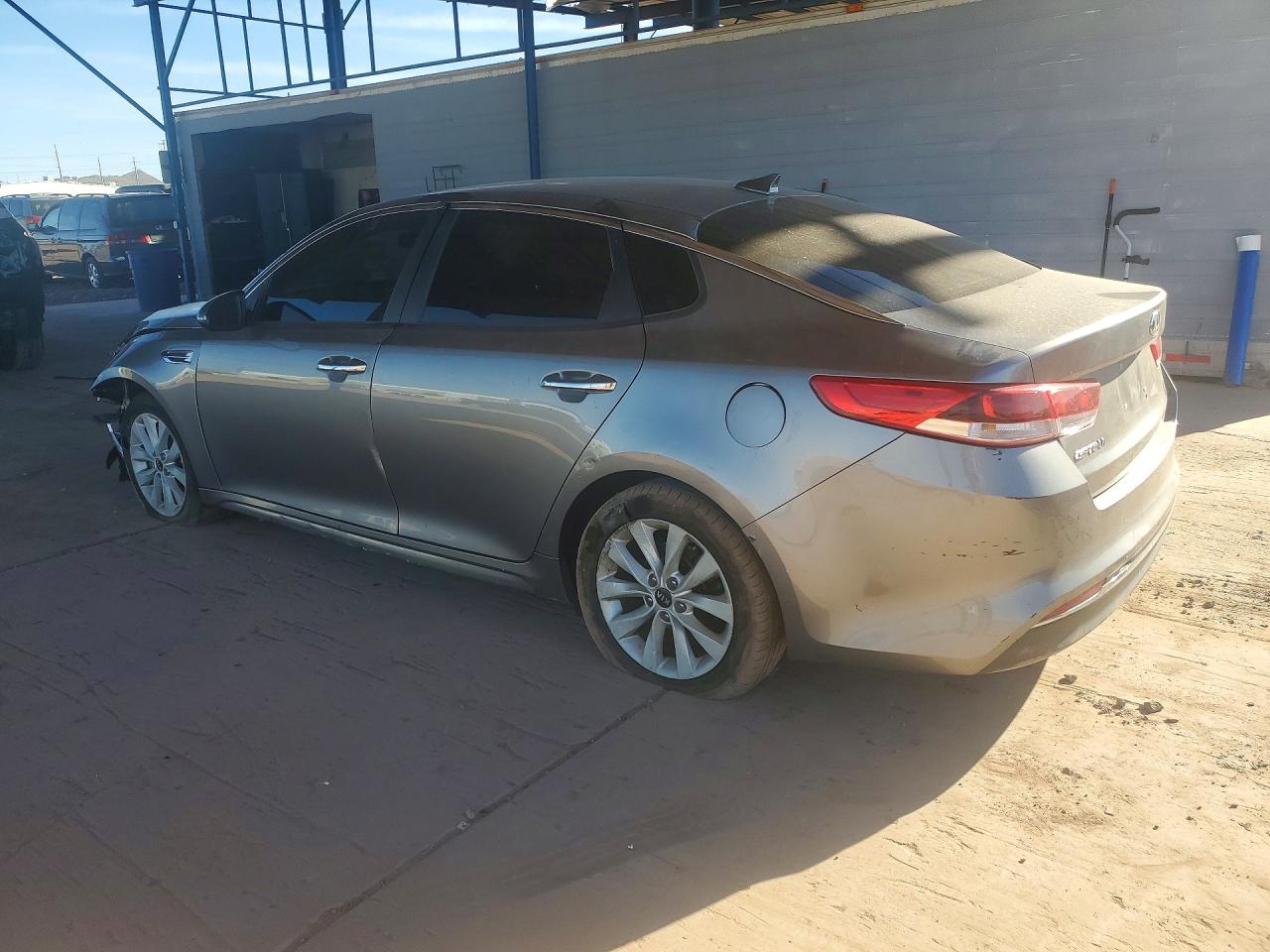 2018 KIA OPTIMA LX photo 3