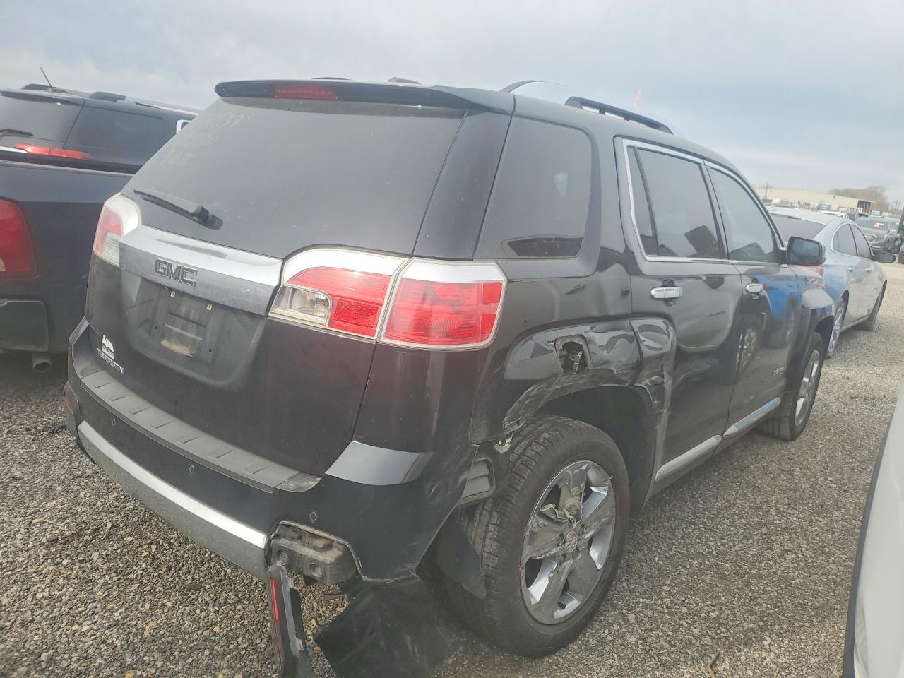 2015 GMC TERRAIN DENALI photo 3
