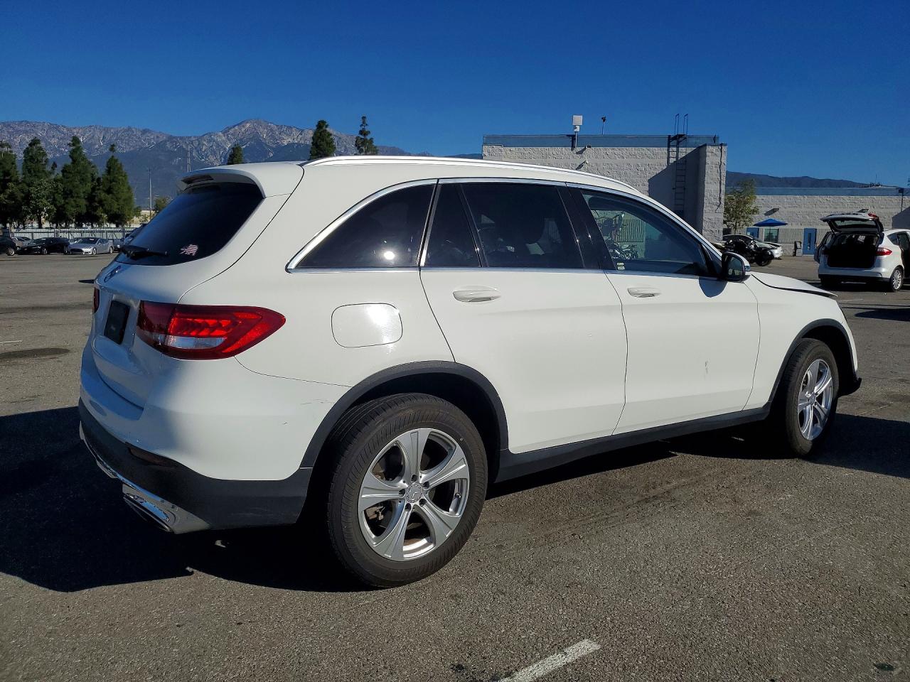 2016 MERCEDES-BENZ GLC 300 photo 7