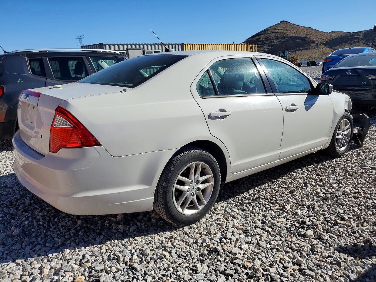 2012 FORD FUSION S photo 3