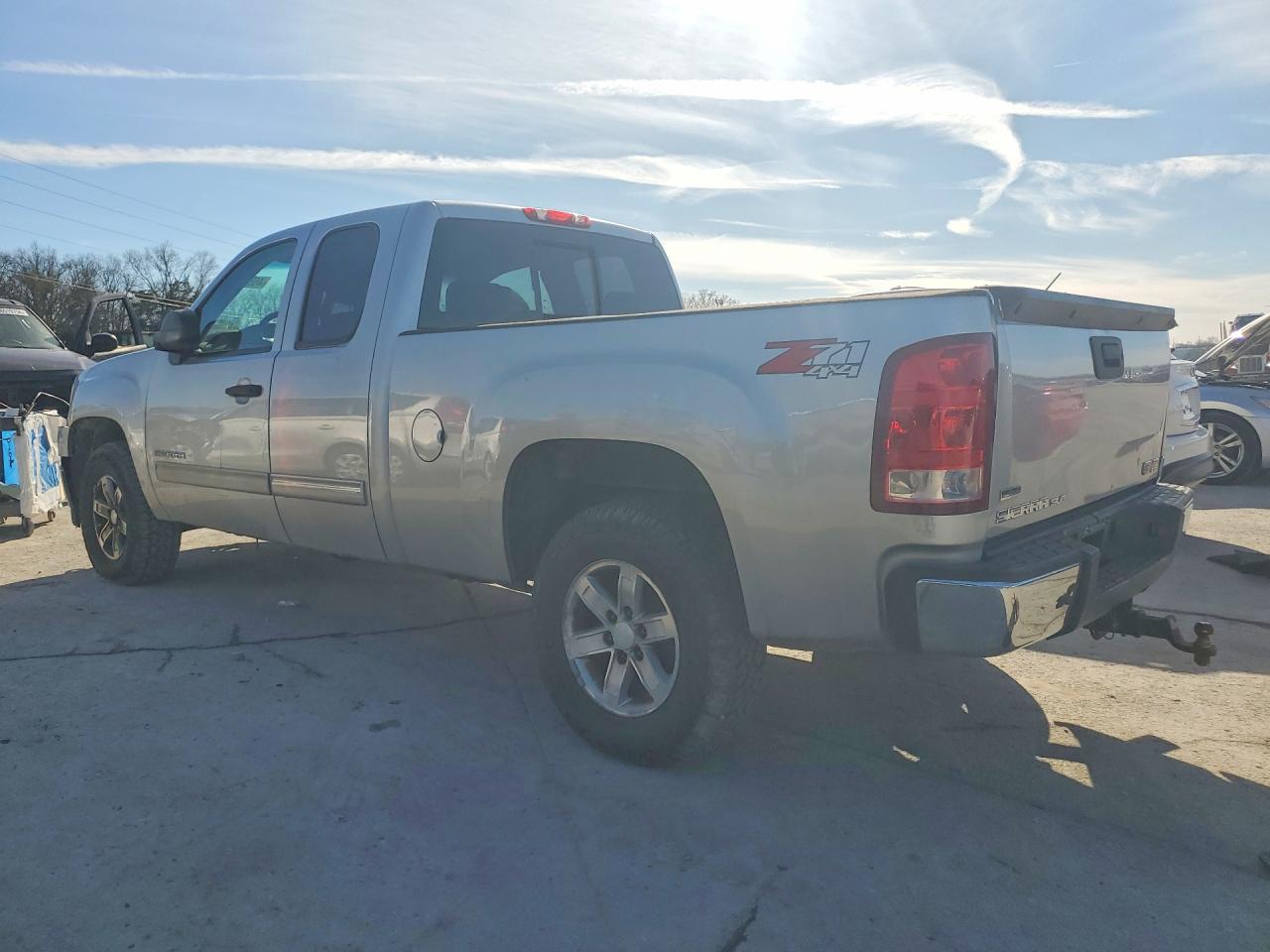 2012 GMC SIERRA K1500 SLE photo 2