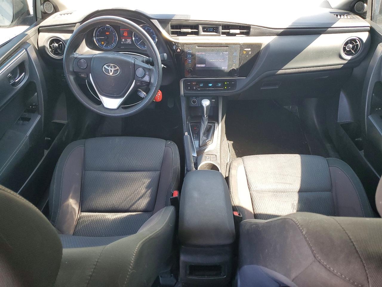 2017 TOYOTA COROLLA LE photo 22