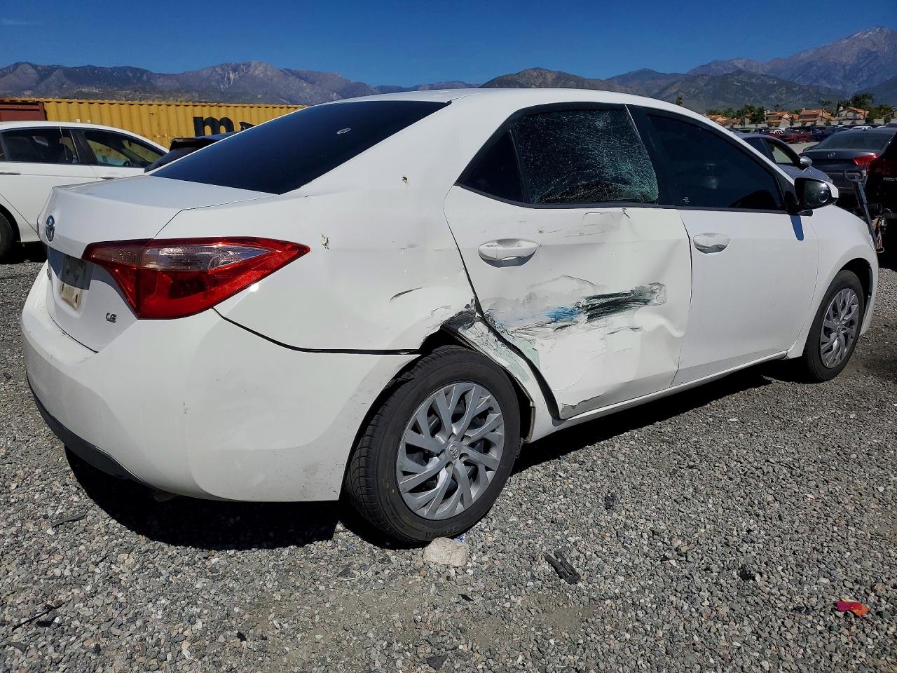 2017 TOYOTA COROLLA LE photo 7
