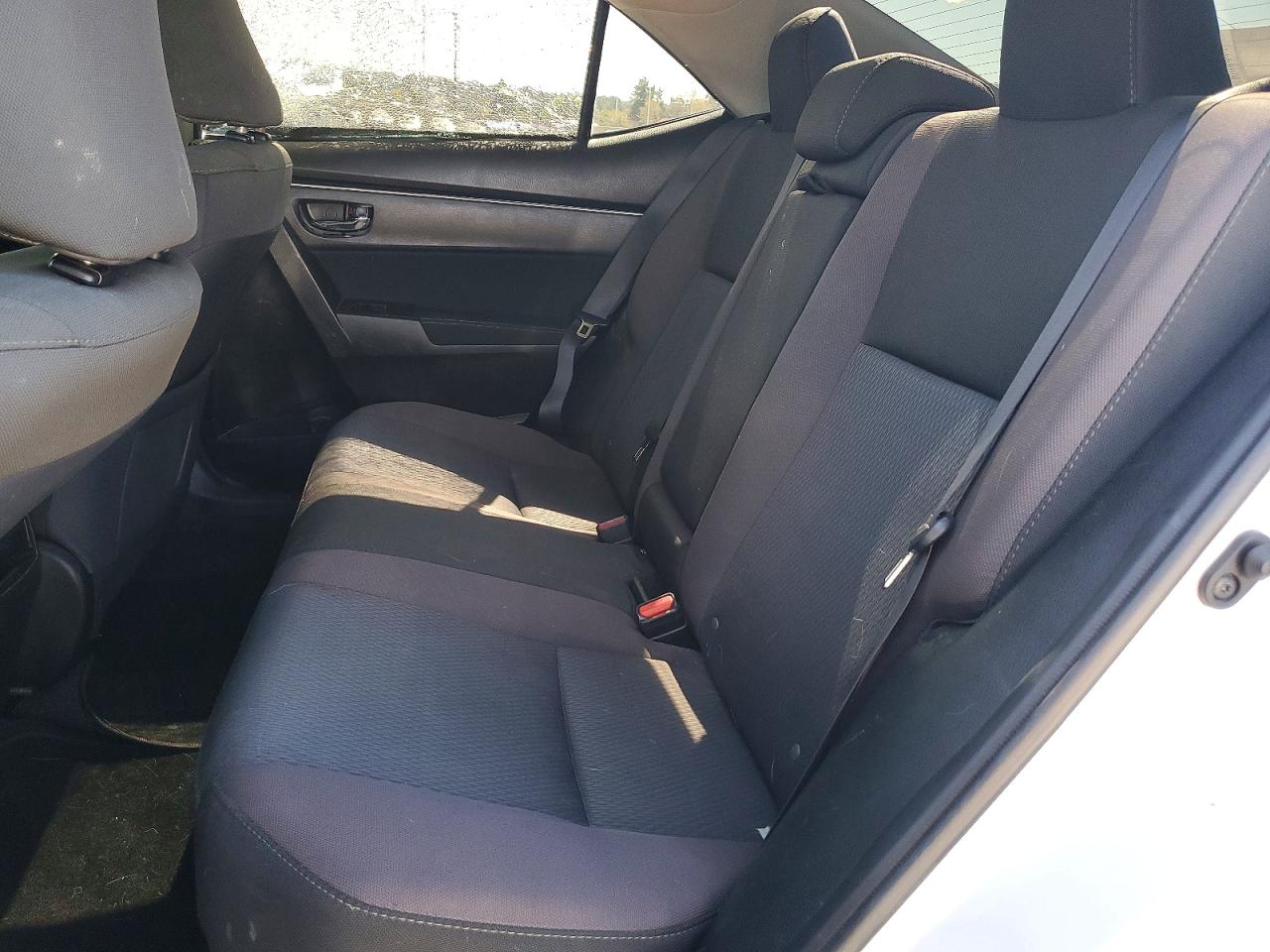 2017 TOYOTA COROLLA LE photo 28
