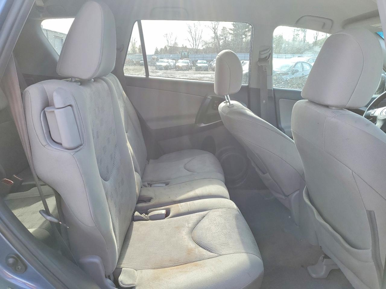 2012 TOYOTA RAV4 BASE photo 19