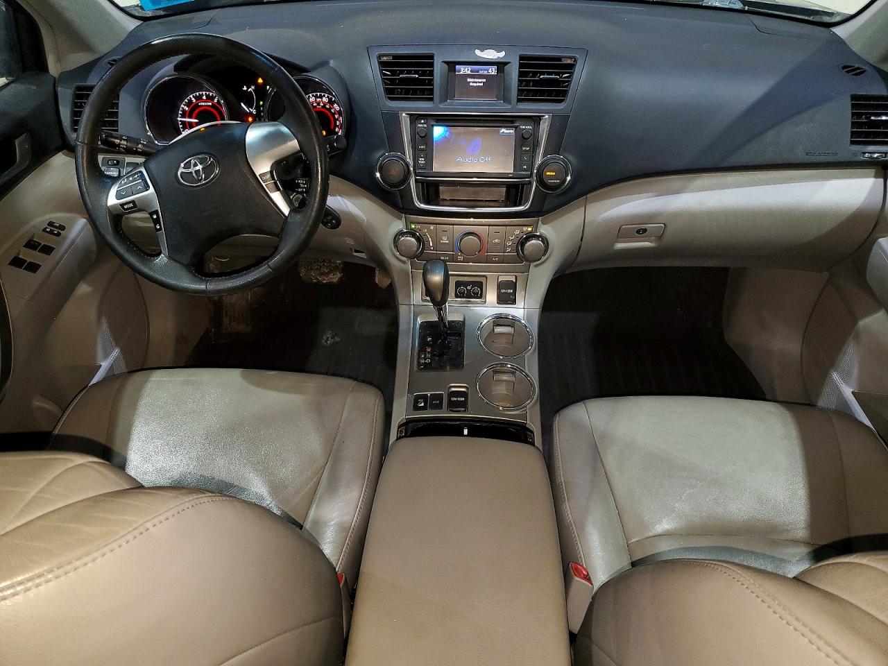 2013 TOYOTA HIGHLANDER SE photo 15