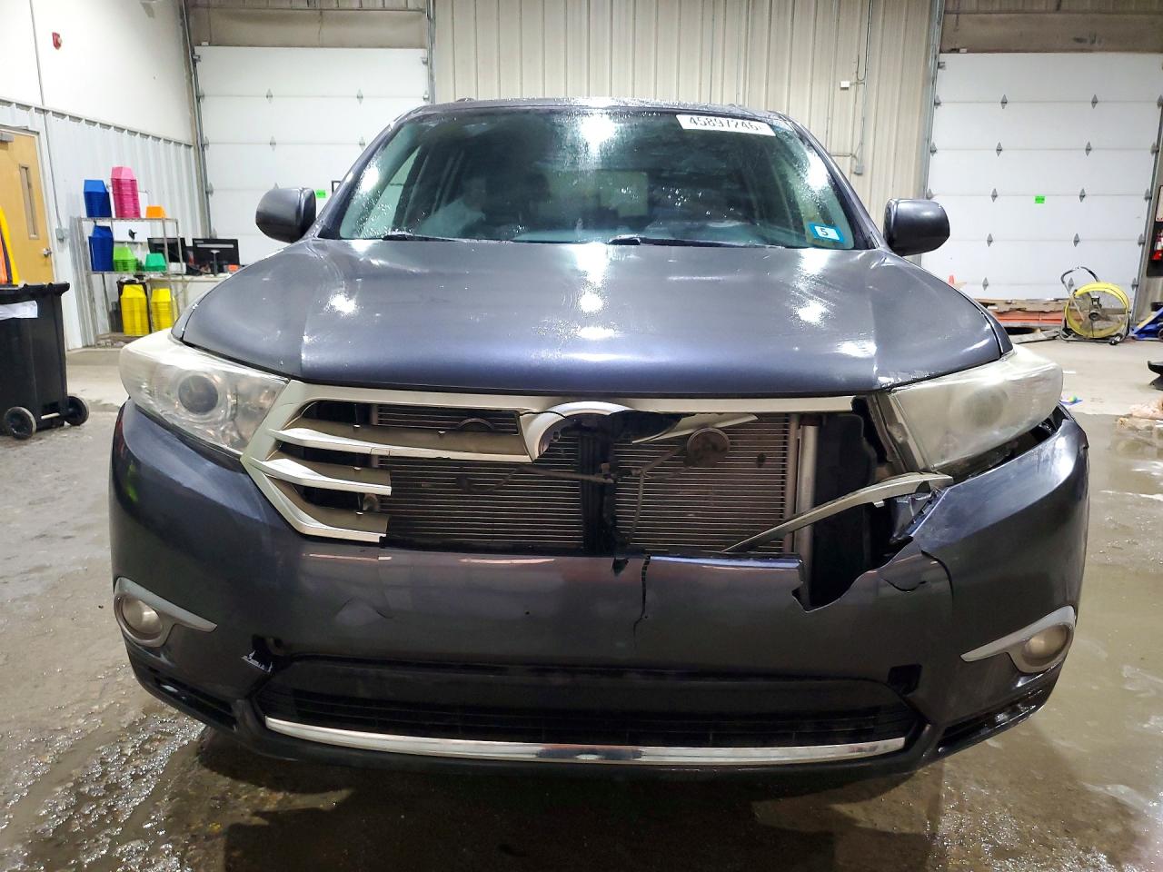 2013 TOYOTA HIGHLANDER SE photo 9